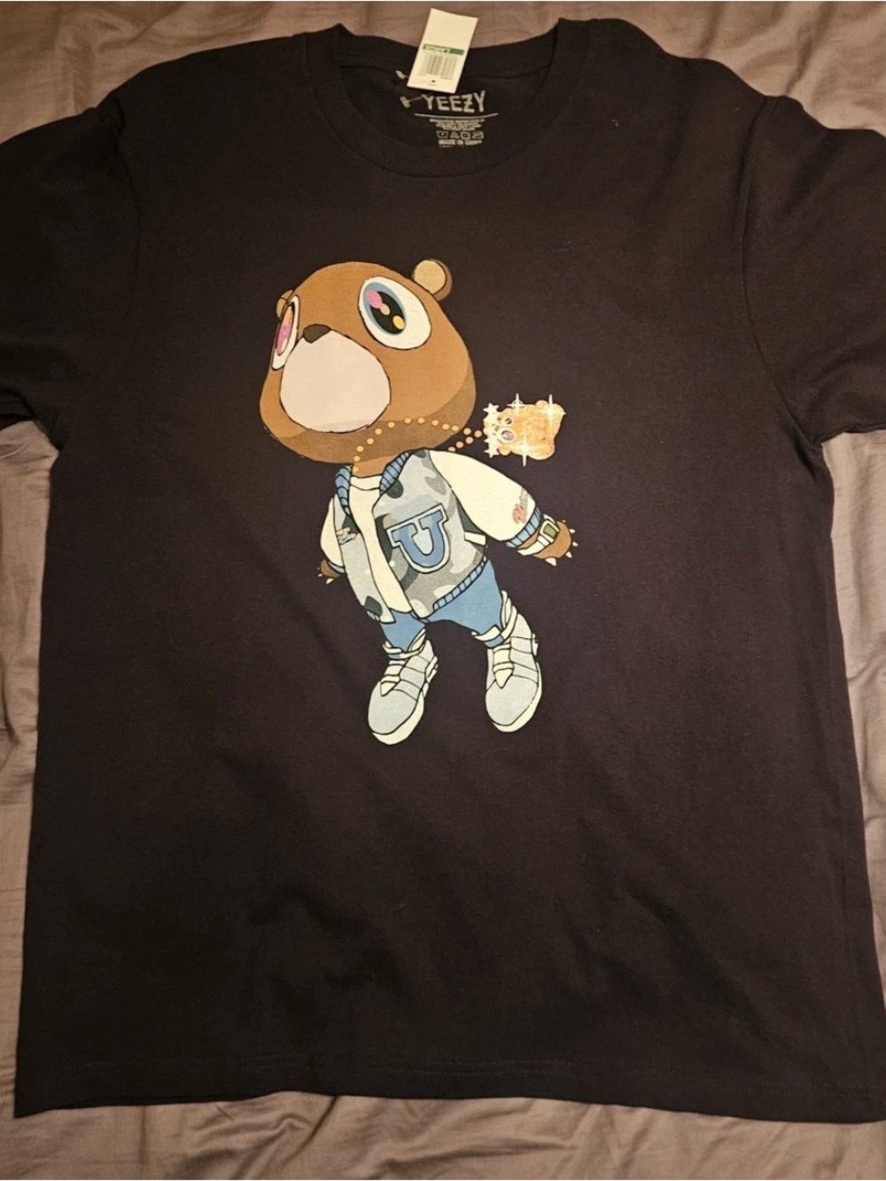 Kanye West Graduation Dropout Bear
Graphic T-Shirt Sz large